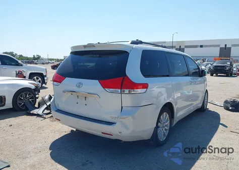 2011 Toyota Sienna Limited z USA, uszkodzony, nr VIN 5TDDK3DC0BS019889